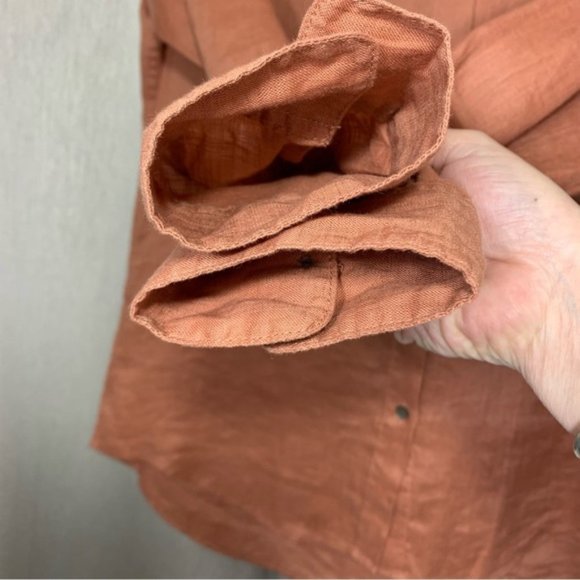 Uniqulo Rust Brown 100% Linen Button Up Shirt Women Sz S Boyfrien - Picture 5 of 10